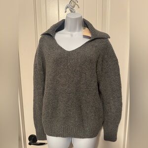 NWT BTFBM Grey Cozy Long Sleeve V-Neck Sweater w/Large Pointed Collar,Sz Medium
